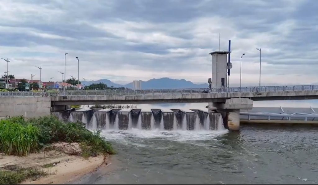 Đập Dâng Hạ Lưu sông Trà Khúc